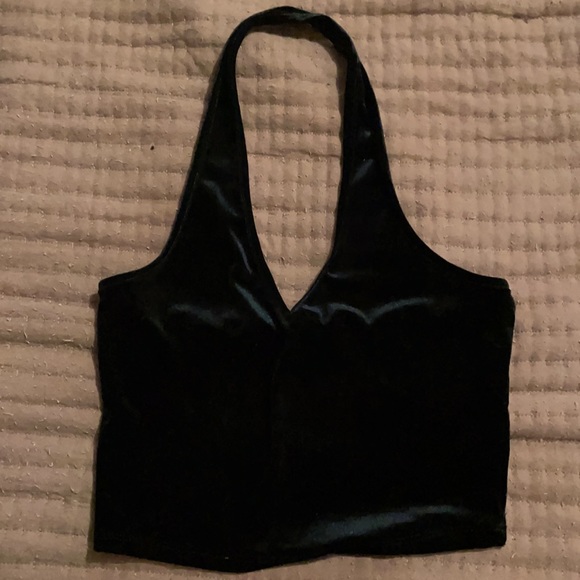Tops - Velvet halter crop top